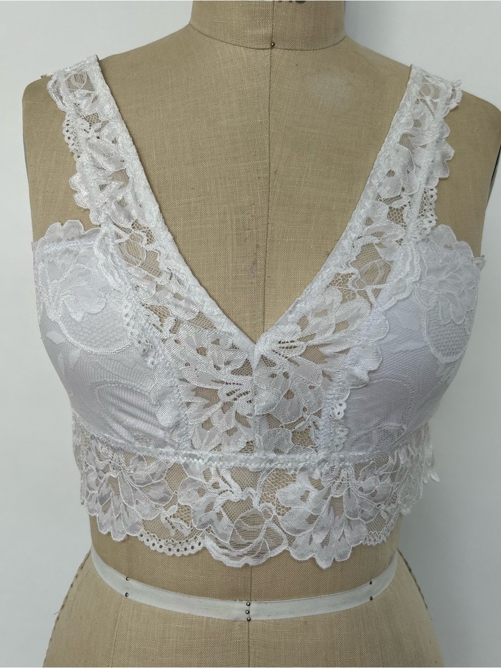 Youmita White Floral Lace V-Neck Bralette